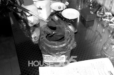 黑工厂以鸭肉泡制牛羊肉卷 强致癌物超2千倍  （22）