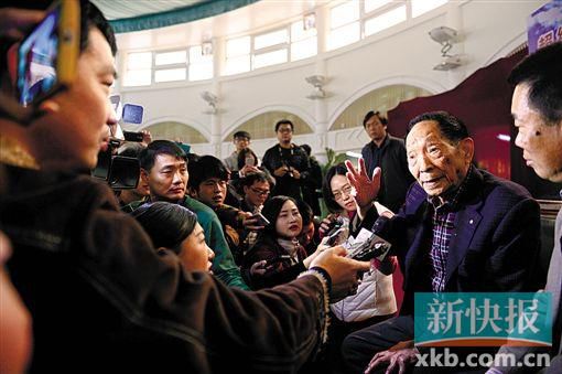袁隆平：转基因大米还在试验阶段并未上市