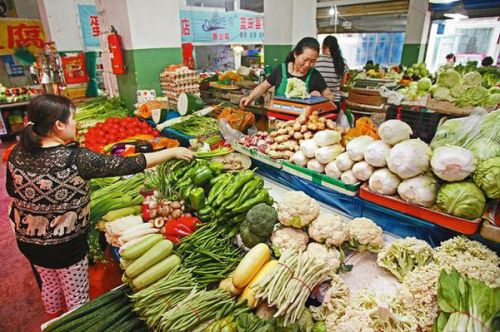 陕西多地降雨致菜价普涨 黄瓜一斤2.5元 _